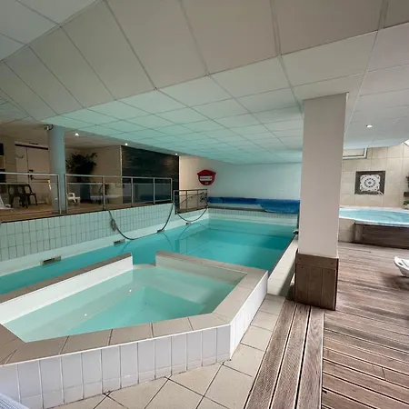 4 Personnes A Gourette Avec Piscine - Fr-1-859-22 *
